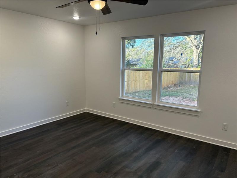 Spacious, unfurnished interior of a new home in , Mineola (Image 12).