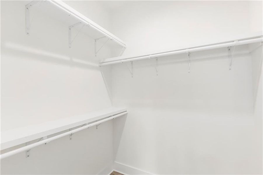 Spacious, unfurnished interior of a new home in , Dallas (Image 38).