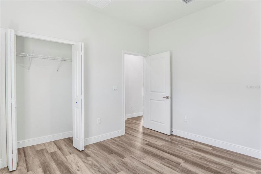 Spacious, unfurnished interior of a new home in , Ocala (Image 38).