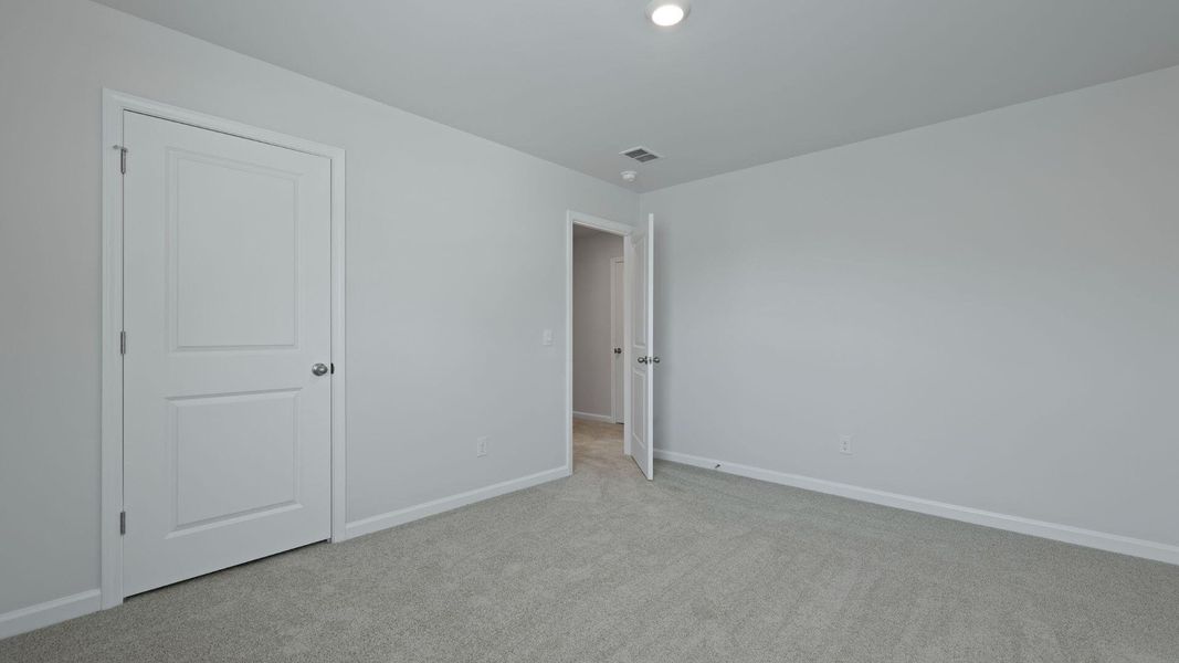 Spacious, unfurnished interior of a new home in Lakeview at Kitfield, Moncks Corner (Image 17).