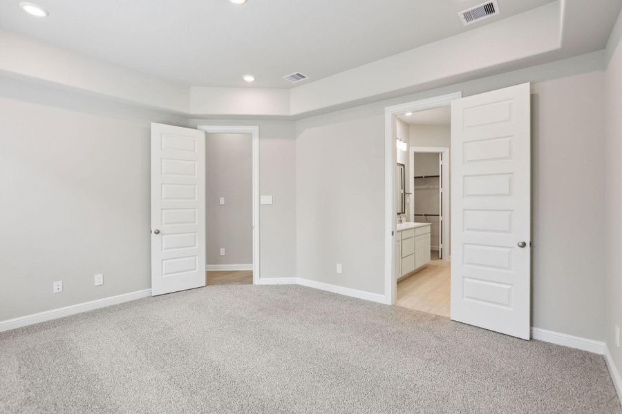 Spacious, unfurnished interior of a new home in Kemah Crossing - Luxe Series, Kemah (Image 28). Spacious, unfurnished interior of a new home in Kemah Crossing - Luxe Series, Kemah (Image 28).