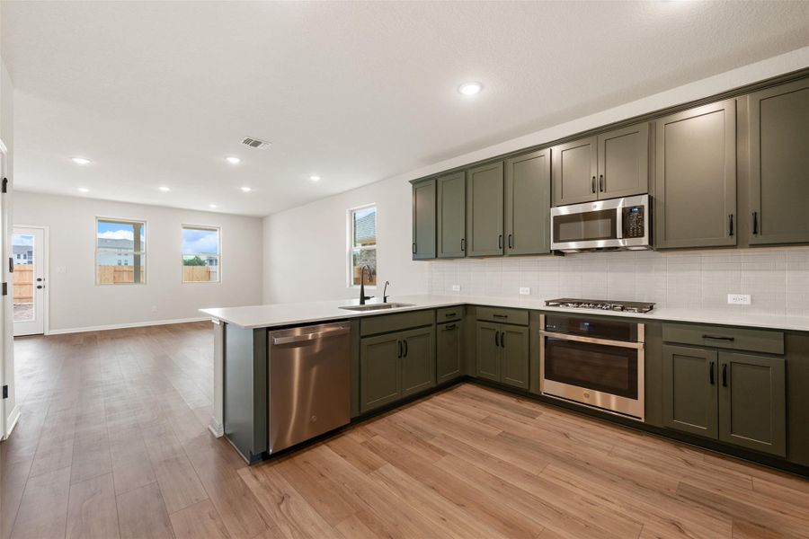 Representative images and renderings are for illustrative purposes. Actual structural options and design finishes of home may vary. Representative images and renderings are for illustrative purposes. Actual structural options and design finishes of home may vary.