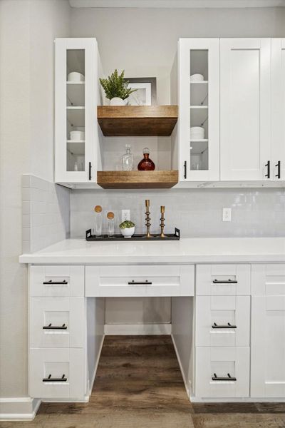 *Photos are of model home located in the community to reference finishes* *Photos are of model home located in the community to reference finishes*