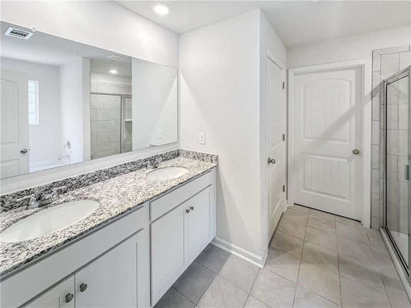 Furnished interior view inside a new home in Oakhurst Glen, Fairburn (Image 5).
