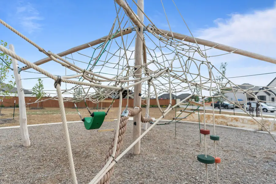 Community amenities in Alsatian Oaks, Castroville (Image 7).