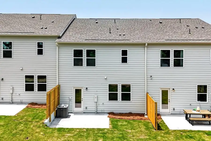 Exterior details and patio area of a home in Weatherfield, Buford (Image 3).