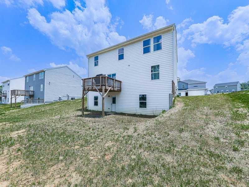 Exterior details and patio area of a home in Kingston Park, Euharlee (Image 22).