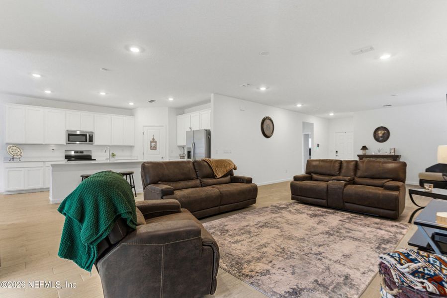 Furnished interior view inside a new home in Saddle Oaks, Jacksonville (Image 15).