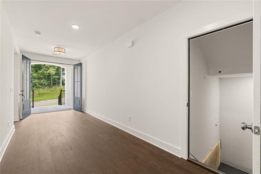 Spacious, unfurnished interior of a new home in , Gainesville (Image 34).