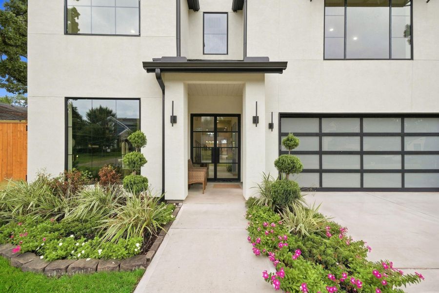 Exterior details and patio area of a home in , Houston (Image 30).