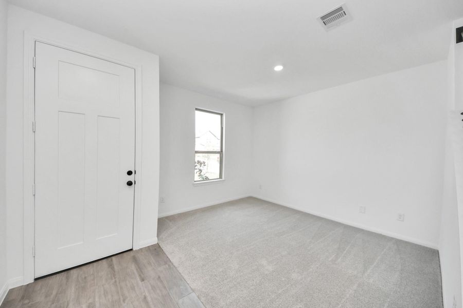 Spacious, unfurnished interior of a new home in , Katy (Image 30).