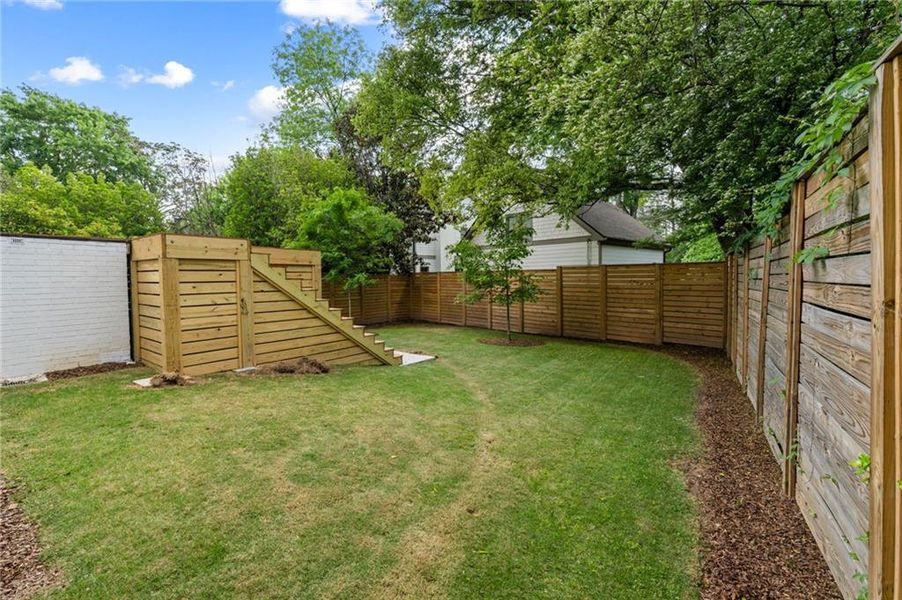Exterior details and patio area of a home in , Brookhaven (Image 31).