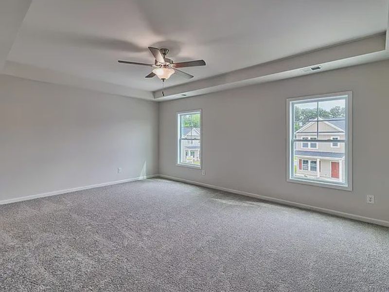 Spacious, unfurnished interior of a new home in Emanuel Creek, West Columbia (Image 12).