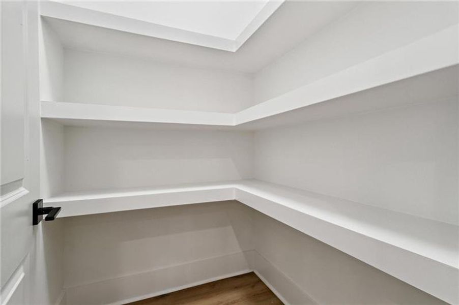 Spacious, unfurnished interior of a new home in , Jasper (Image 21).