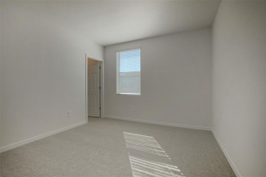 Spacious, unfurnished interior of a new home in The Reserve at Twin Lakes, St. Cloud (Image 33).