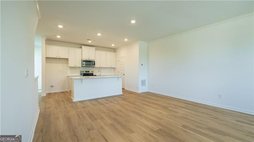 Spacious, unfurnished interior of a new home in Benteen Reserve, Atlanta (Image 15). Spacious, unfurnished interior of a new home in Benteen Reserve, Atlanta (Image 15).