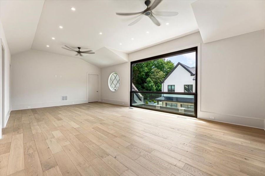 Spacious, unfurnished interior of a new home in , Alpharetta (Image 22).