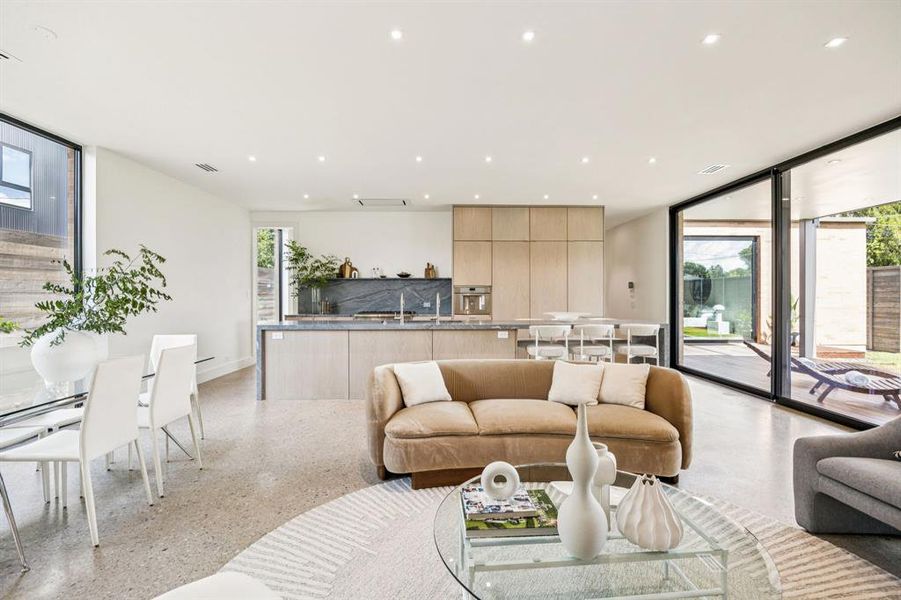 Furnished interior view inside a new home in , Dallas (Image 29). Furnished interior view inside a new home in , Dallas (Image 29).