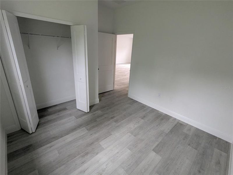 Spacious, unfurnished interior of a new home in , Ocala (Image 9).