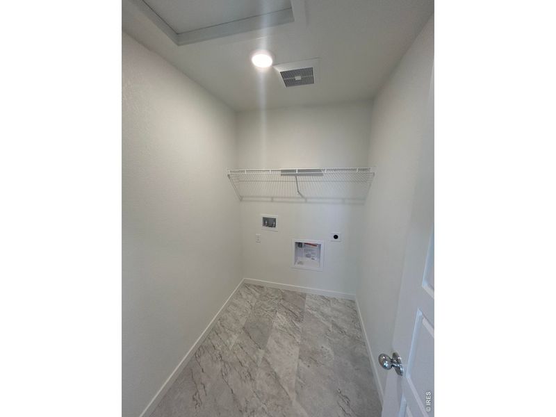 Spacious, unfurnished interior of a new home in Hudson Hills, Hudson (Image 12).