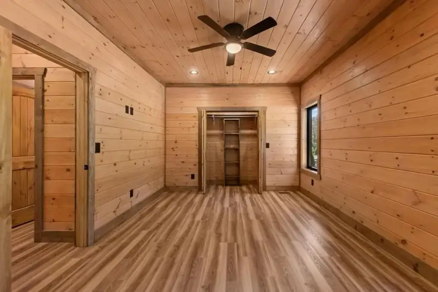 Spacious, unfurnished interior of a new home in , Blue Ridge (Image 17).