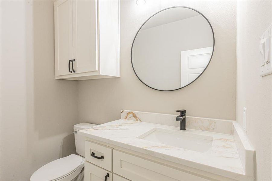 Furnished interior view inside a new home in , Alvarado (Image 9).