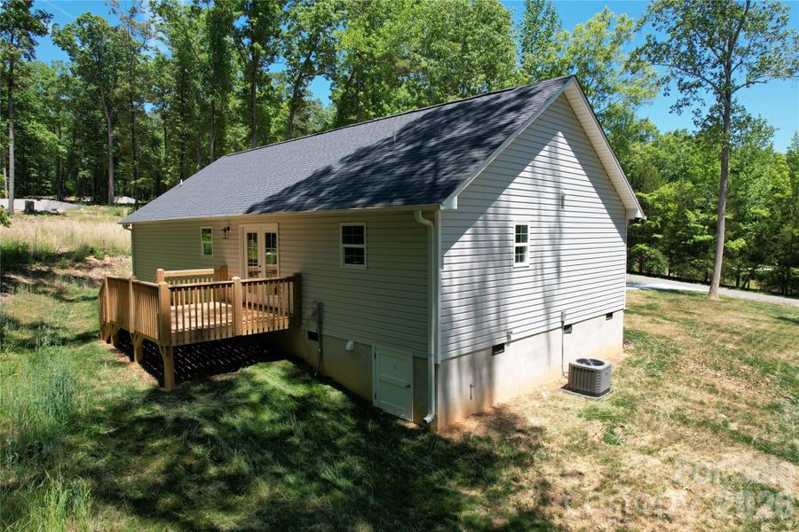 Exterior details and patio area of a home in , Lexington (Image 25).