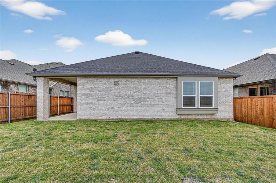 Exterior details and patio area of a home in Heritage Ranch, Sherman (Image 17).