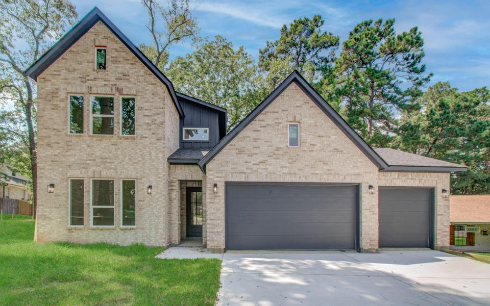 Front exterior of a new home in , Huntsville, TX, highlighting curb appeal (Image 27). Front exterior of a new home in , Huntsville, TX, highlighting curb appeal (Image 27).
