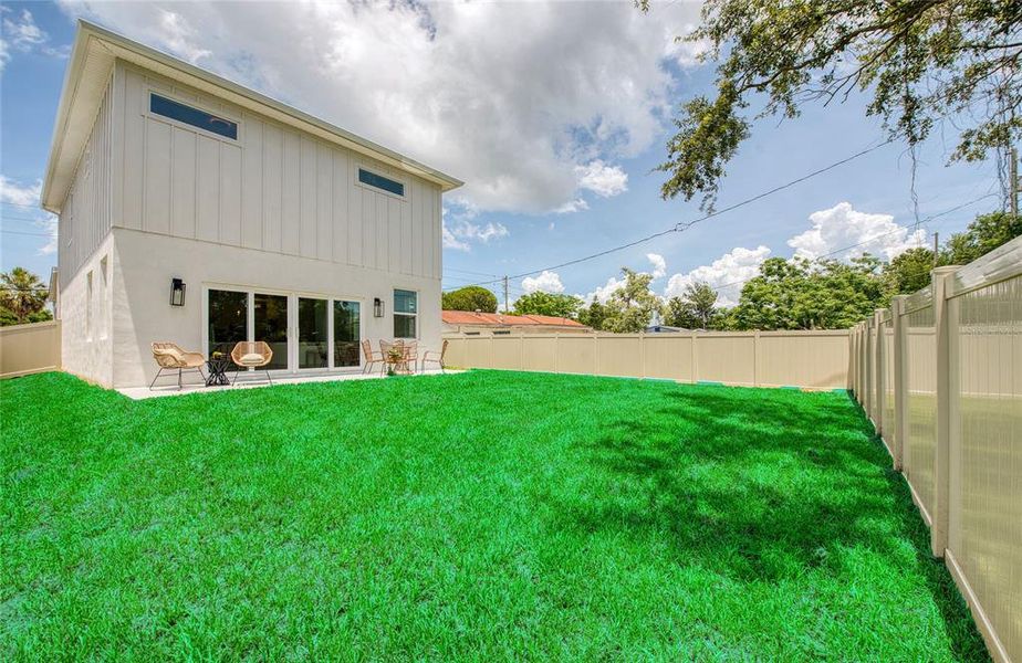 Exterior details and patio area of a home in , Palm Harbor (Image 4).
