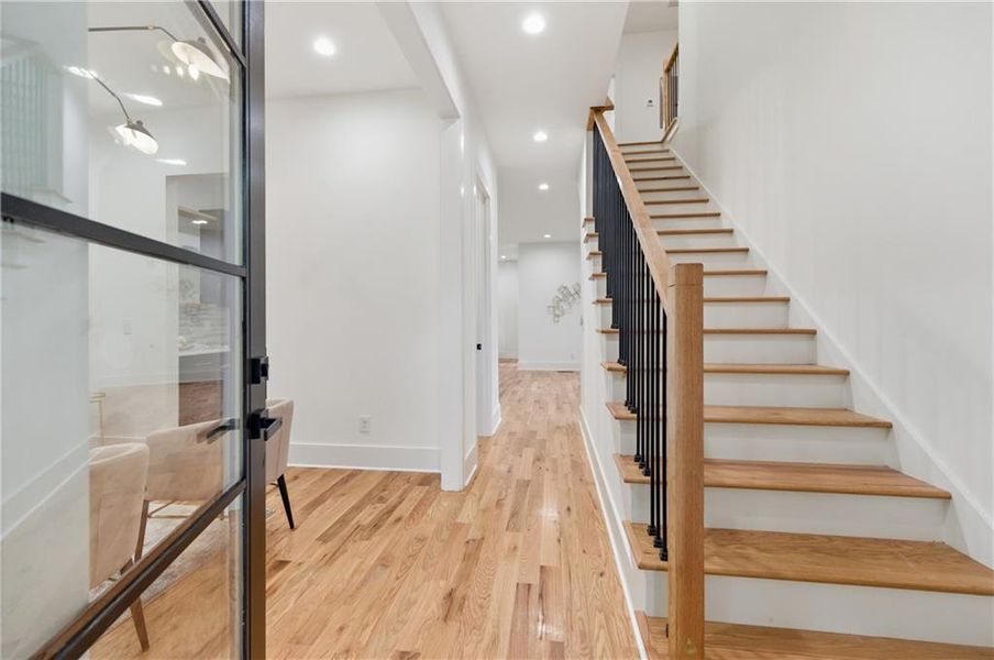 Spacious, unfurnished interior of a new home in , Atlanta (Image 20). Spacious, unfurnished interior of a new home in , Atlanta (Image 20).