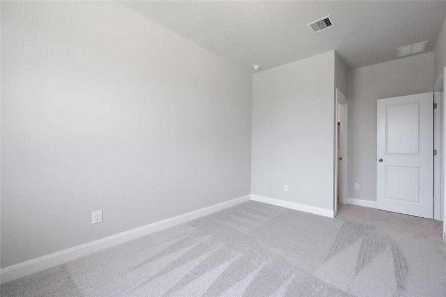 Spacious, unfurnished interior of a new home in Sunterra, Katy (Image 14). Spacious, unfurnished interior of a new home in Sunterra, Katy (Image 14).