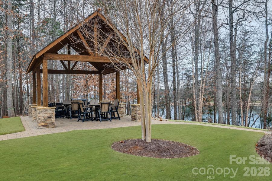 Community amenities in , Mooresville (Image 6).