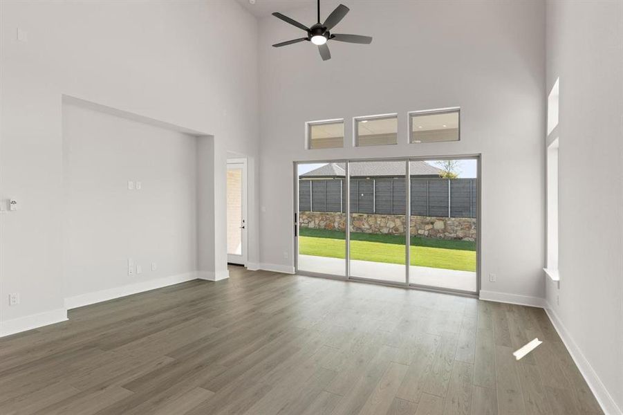 12_13. 7228 Ladybug - Family