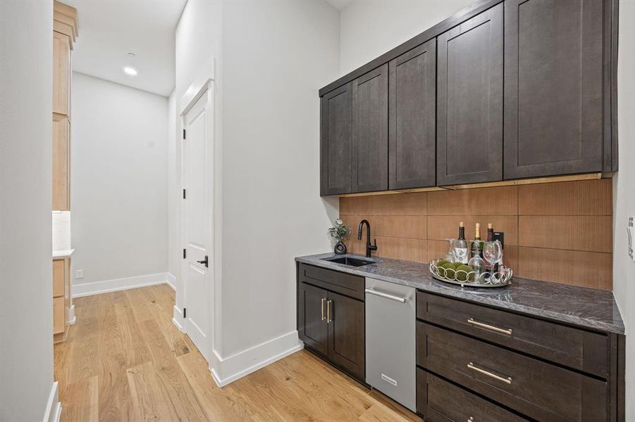 Furnished interior view inside a new home in , Dallas (Image 37). Furnished interior view inside a new home in , Dallas (Image 37).