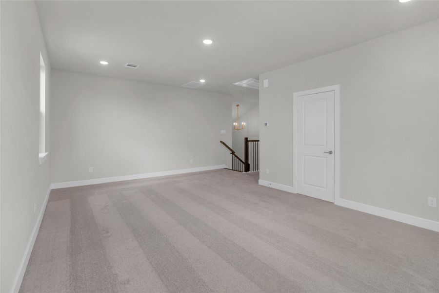 Spacious, unfurnished interior of a new home in Midline, Webster (Image 35).