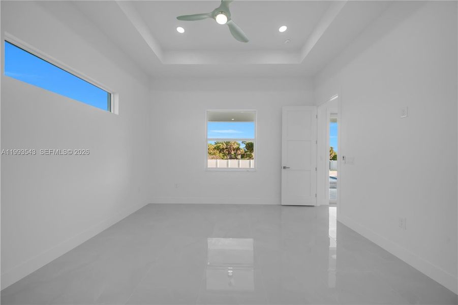 Spacious, unfurnished interior of a new home in , Lehigh Acres (Image 34).