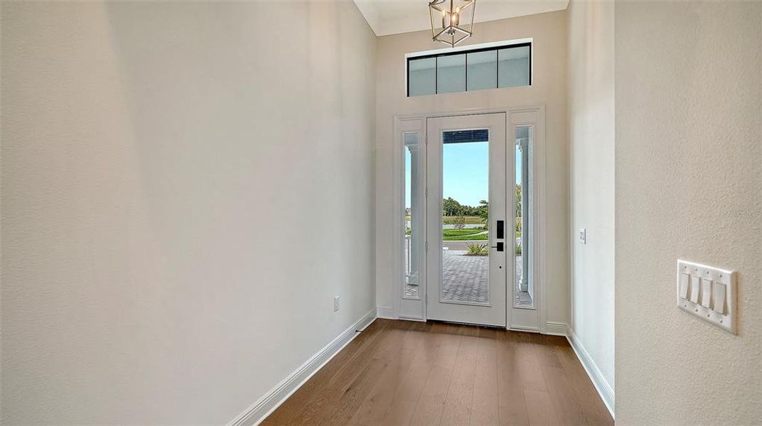 Spacious, unfurnished interior of a new home in Tideline, Bradenton (Image 20).