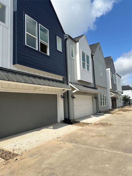 Front exterior of a new home in , Houston, TX, highlighting curb appeal (Image 10). Front exterior of a new home in , Houston, TX, highlighting curb appeal (Image 10).