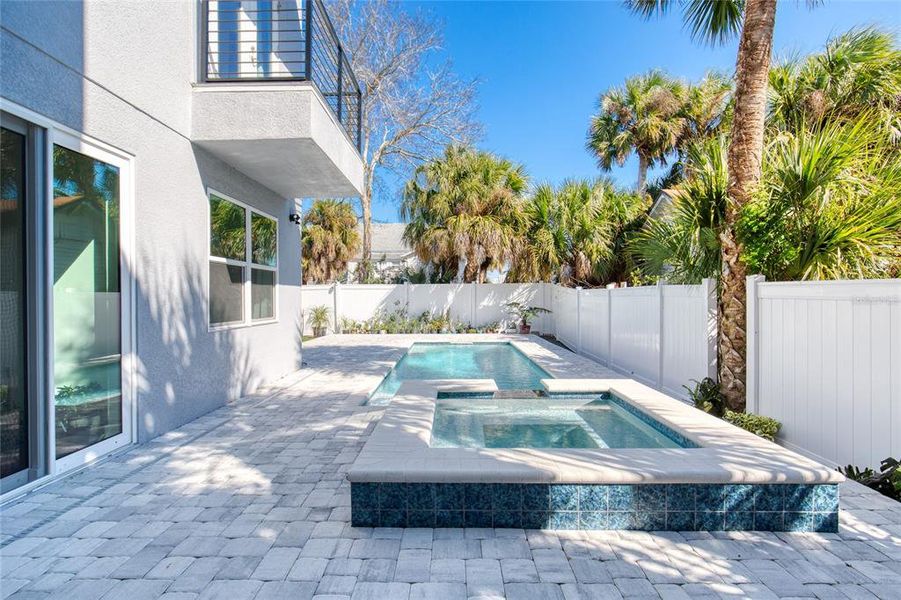 Exterior details and patio area of a home in , Daytona Beach (Image 48).