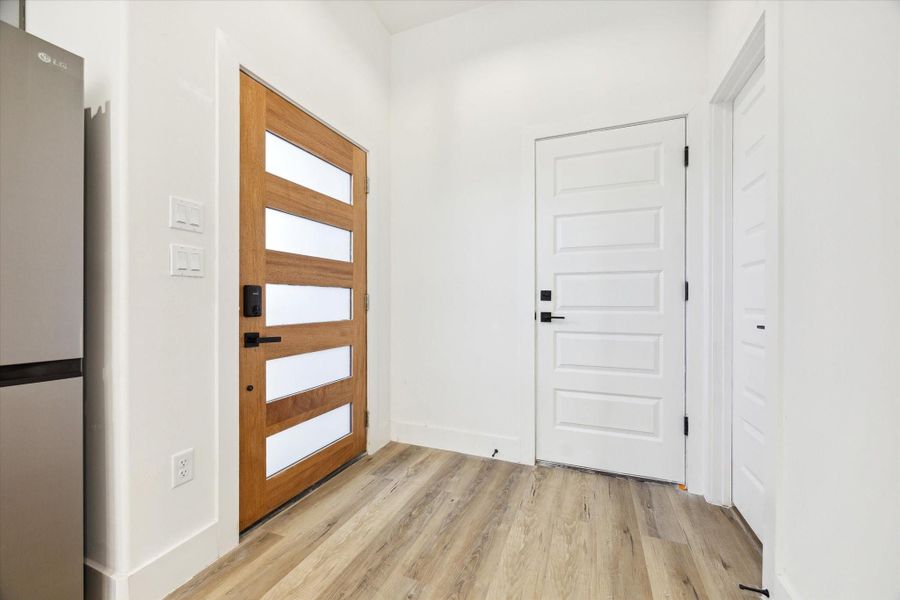 Spacious, unfurnished interior of a new home in , Houston (Image 20).