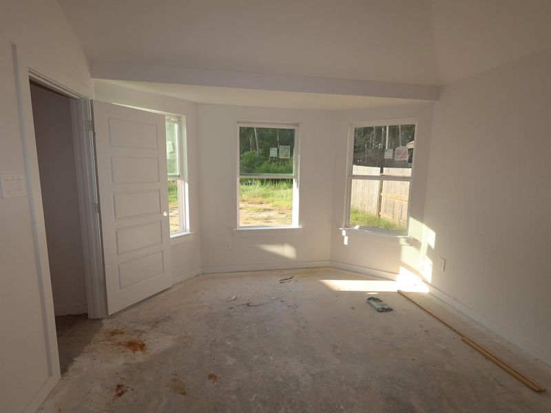 Spacious, unfurnished interior of a new home in Pinewood at Grand Texas, New Caney (Image 11).