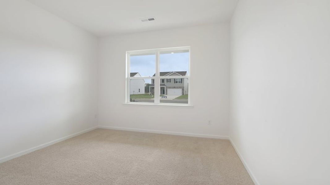 Spacious, unfurnished interior of a new home in Shahbain Reserve, Raeford (Image 18).