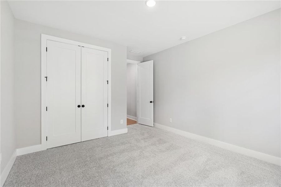 Spacious, unfurnished interior of a new home in Settingdown Farms, Cumming (Image 12).