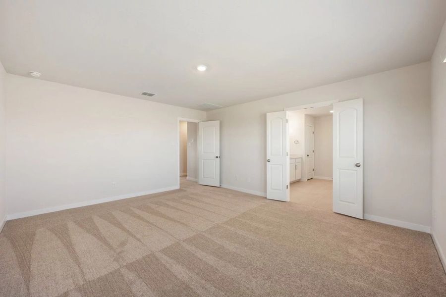 Spacious, unfurnished interior of a new home in Patterson Ranch, Georgetown (Image 23).