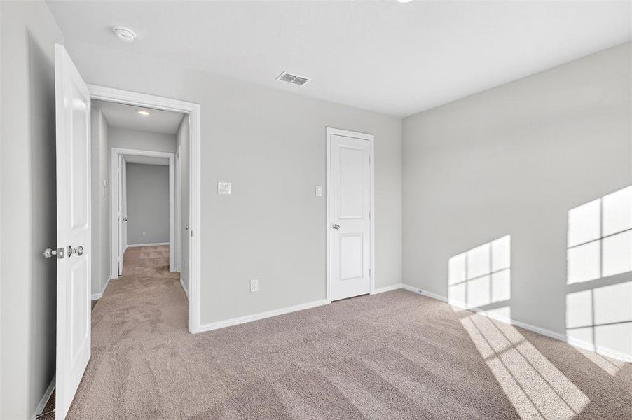 Spacious, unfurnished interior of a new home in Kings Way, Denton (Image 19).