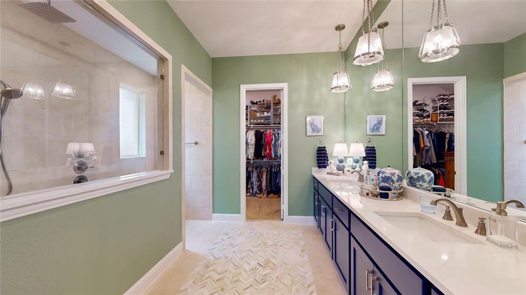 Frameless super shower, dual sinks
