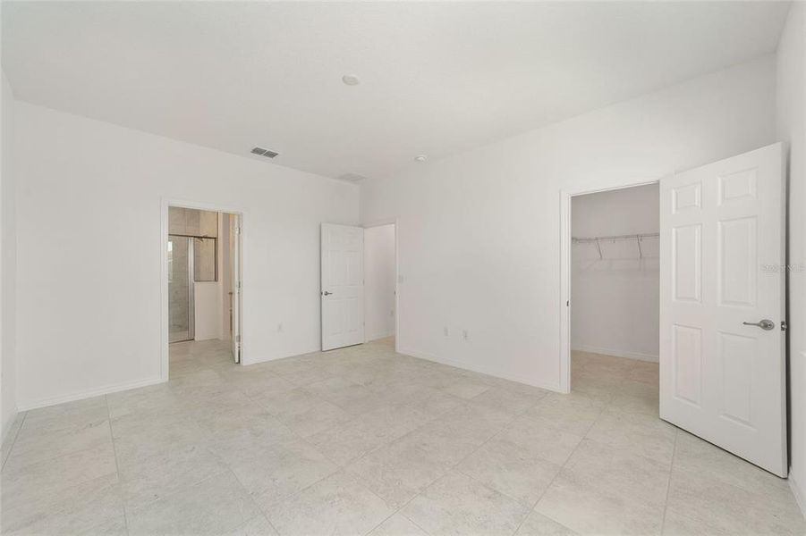 Spacious, unfurnished interior of a new home in Calesa Township, Ocala (Image 31).