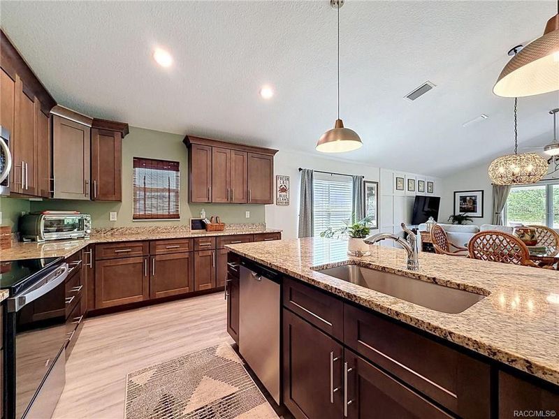 Furnished interior view inside a new home in The Fairways At Twisted Oaks, Beverly Hills (Image 41).