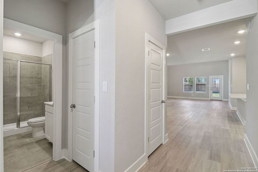 Image 45 of a home in Fox Falls.